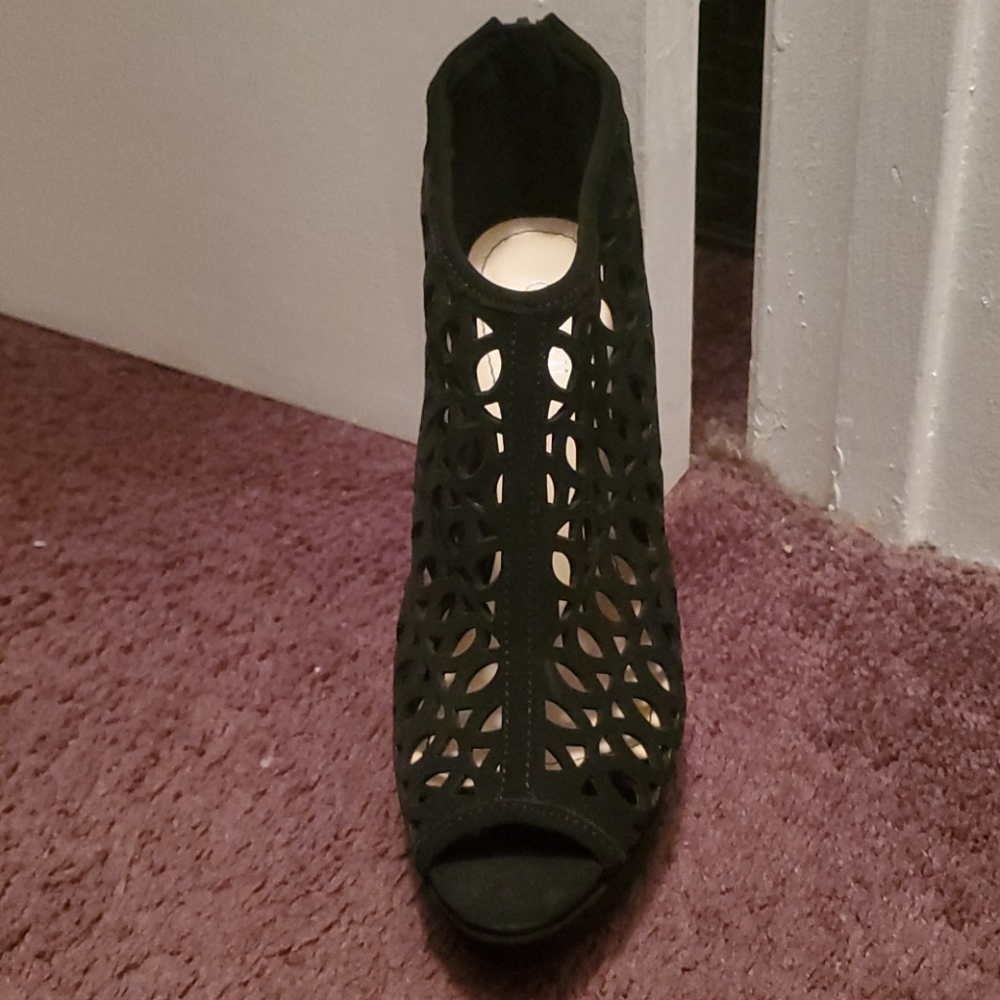 Shoes - Picture 3 of 3